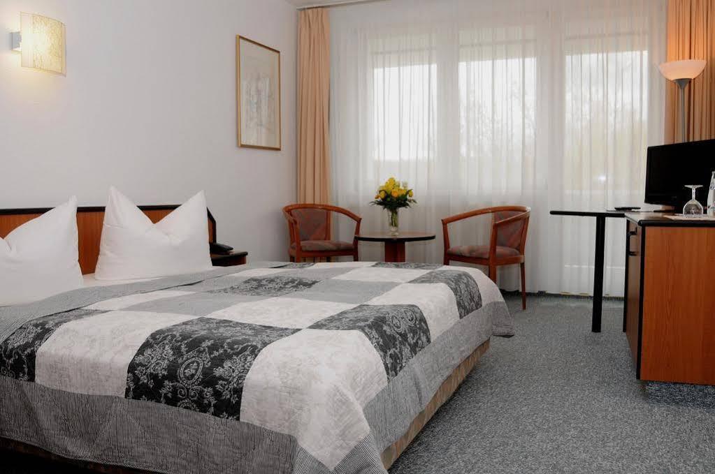 Comfort Hotel Bernau Бернау-бай-Берлін Екстер'єр фото