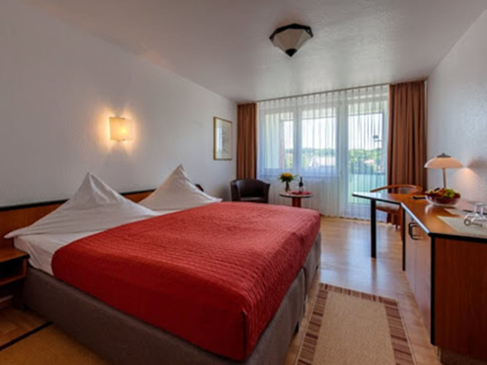 Comfort Hotel Bernau Бернау-бай-Берлін Екстер'єр фото
